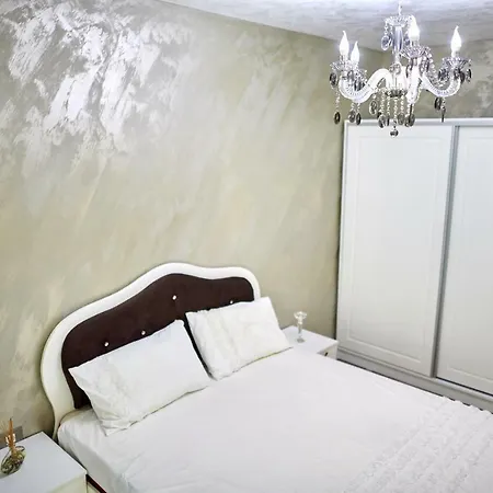 Deluxe N Pools Daire