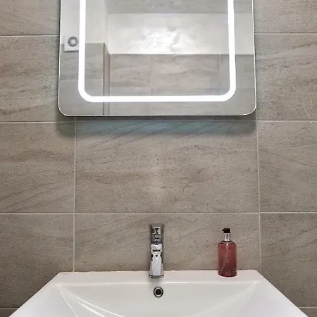 Deluxe N Pools Daire