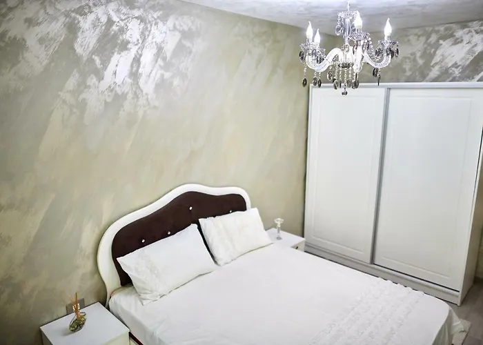 Deluxe N Pools דירה