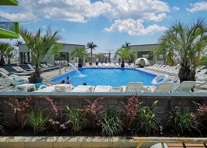 Deluxe N Pools דירה